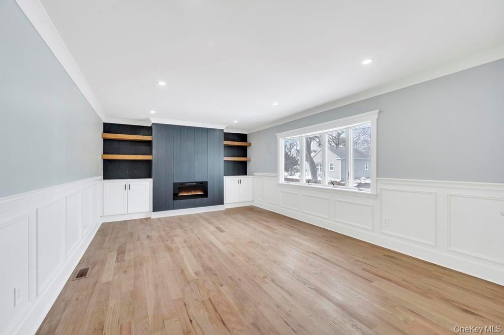 Single Family Lincoln  Suffolk County, NY 11752, MLS-952596-2
