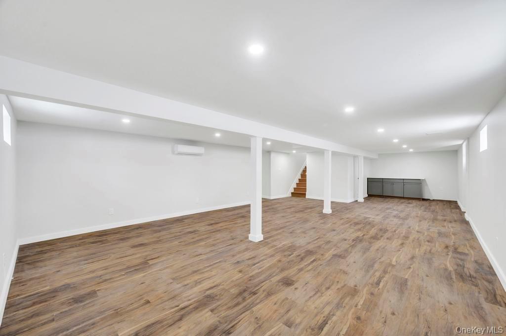 Single Family Lincoln  Suffolk County, NY 11752, MLS-952596-27