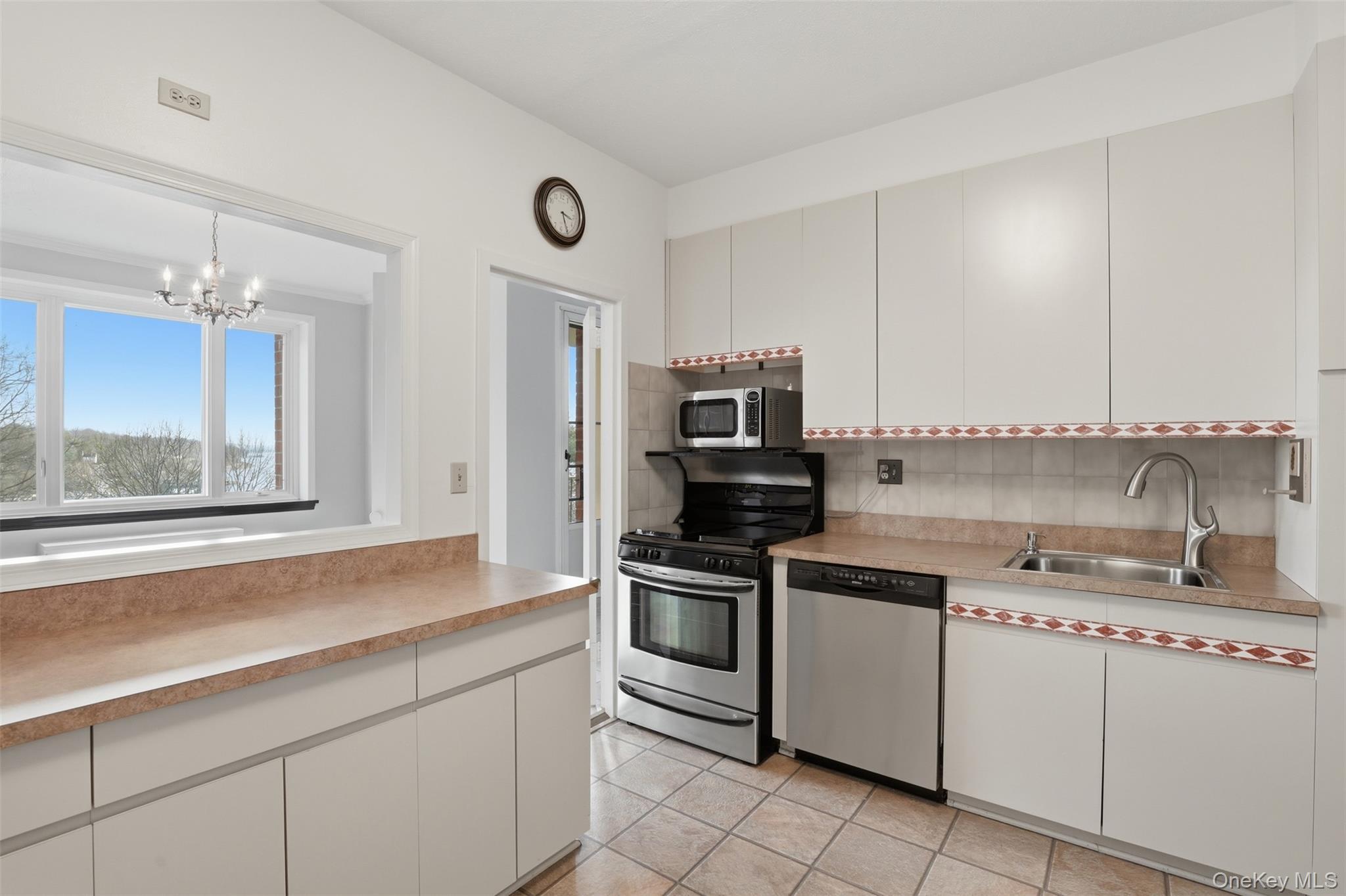 Coop Rockledge Westchester County, NY 10562, MLS-952645-12