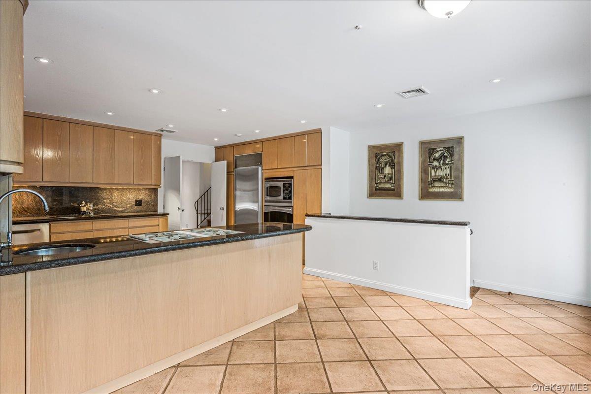 Single Family 28th  Queens, NY 11360, MLS-952670-13