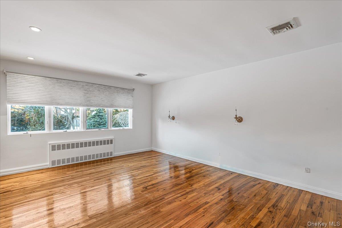 Single Family 28th  Queens, NY 11360, MLS-952670-16