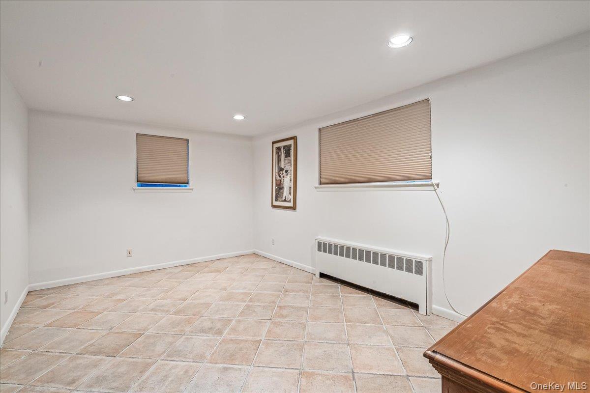 Single Family 28th  Queens, NY 11360, MLS-952670-31