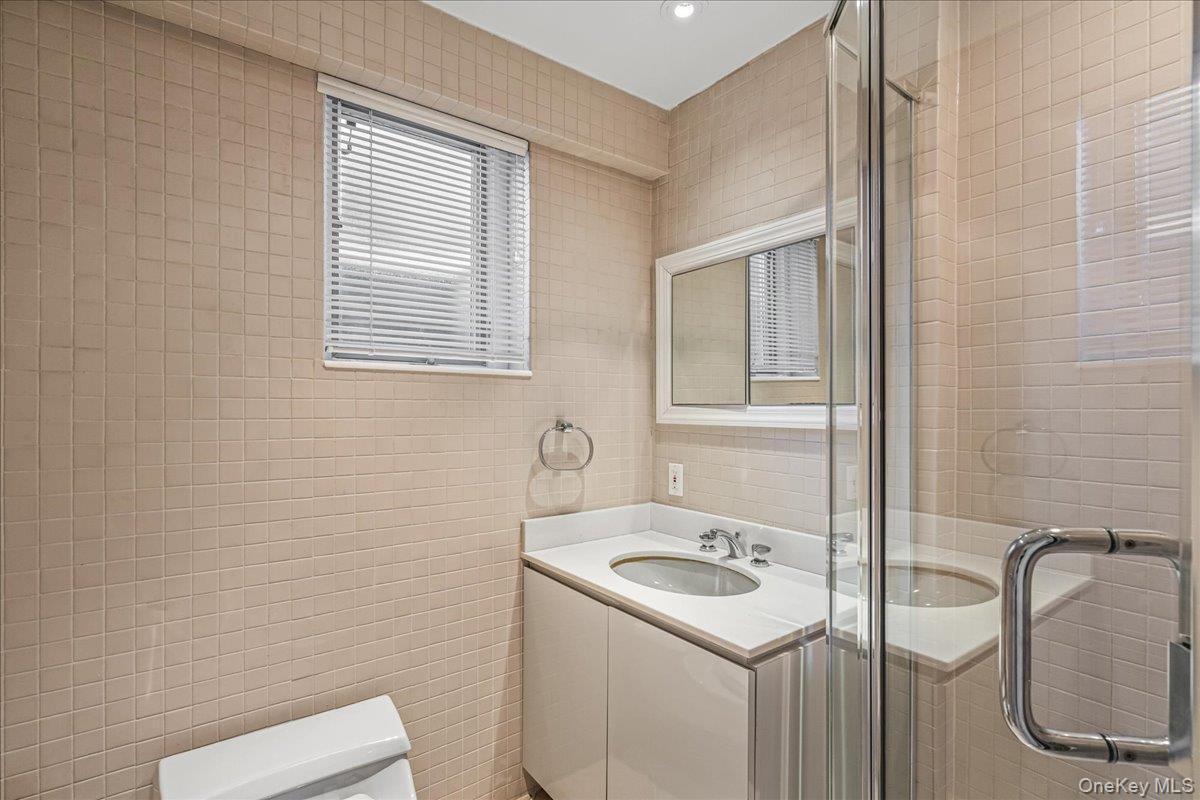 Single Family 28th  Queens, NY 11360, MLS-952670-32