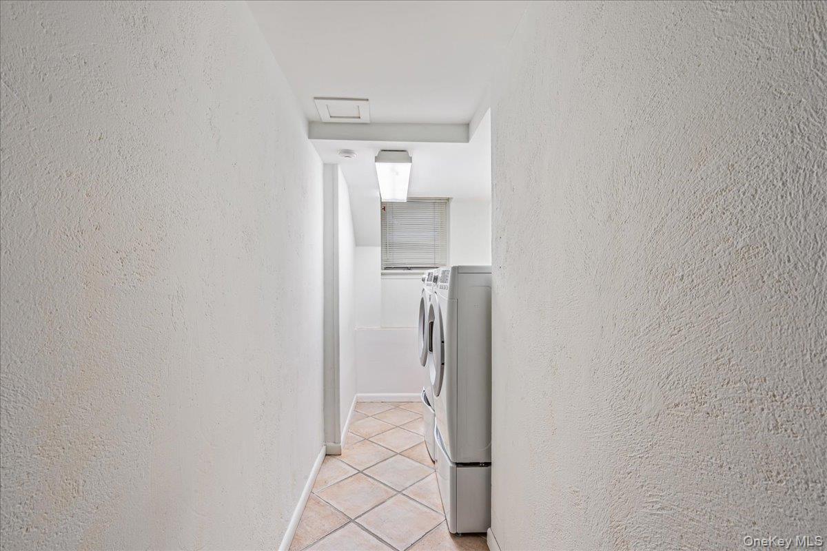 Single Family 28th  Queens, NY 11360, MLS-952670-33