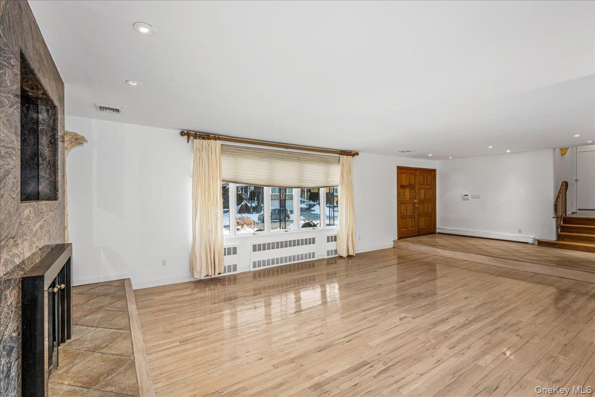 Single Family 28th  Queens, NY 11360, MLS-952670-6