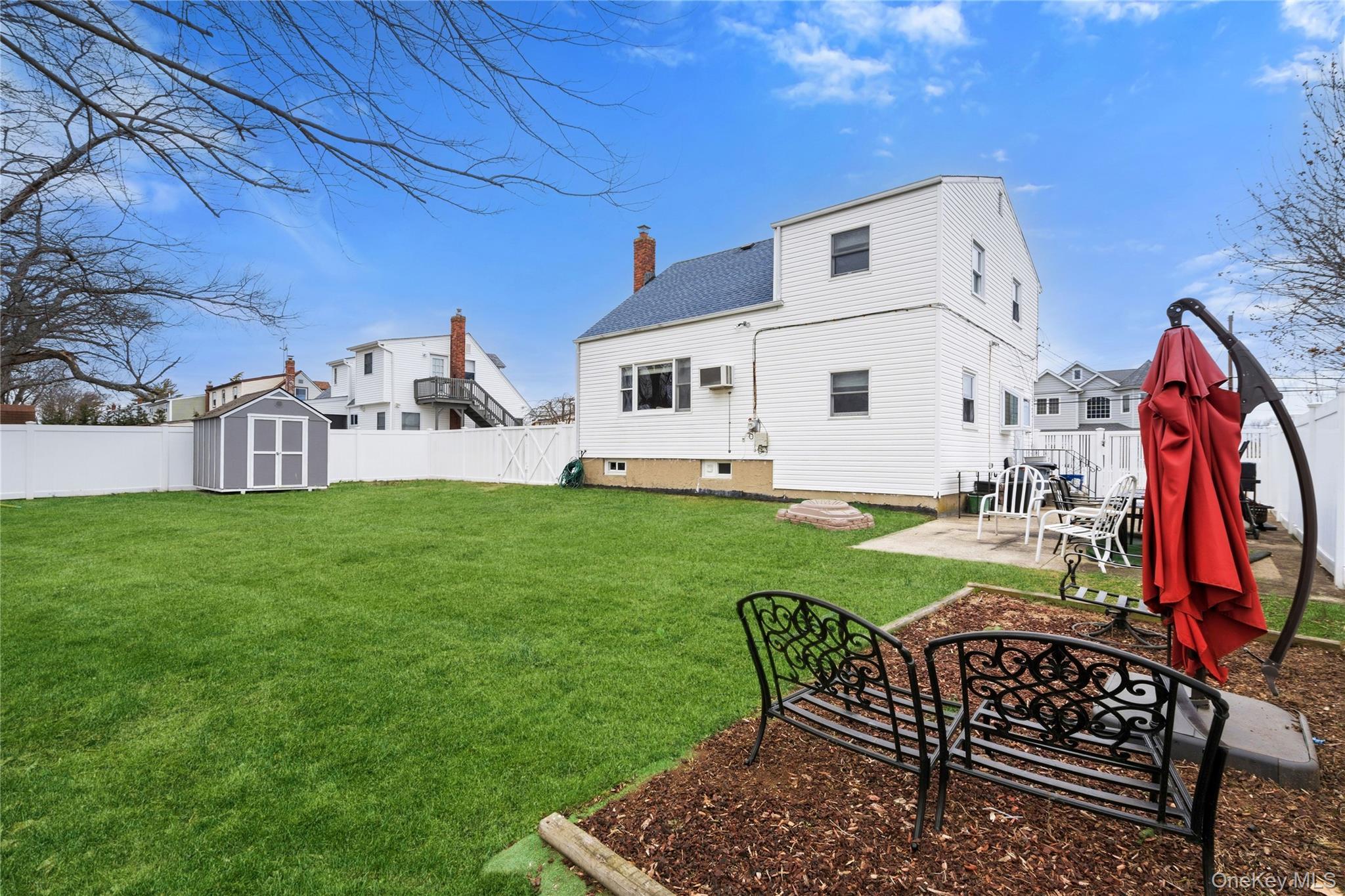 Single Family 28th  Suffolk County, NY 11726, MLS-952704-21