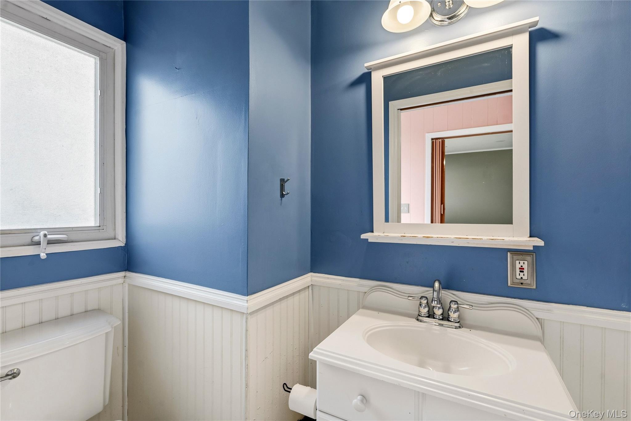 Single Family 28th  Suffolk County, NY 11726, MLS-952704-8