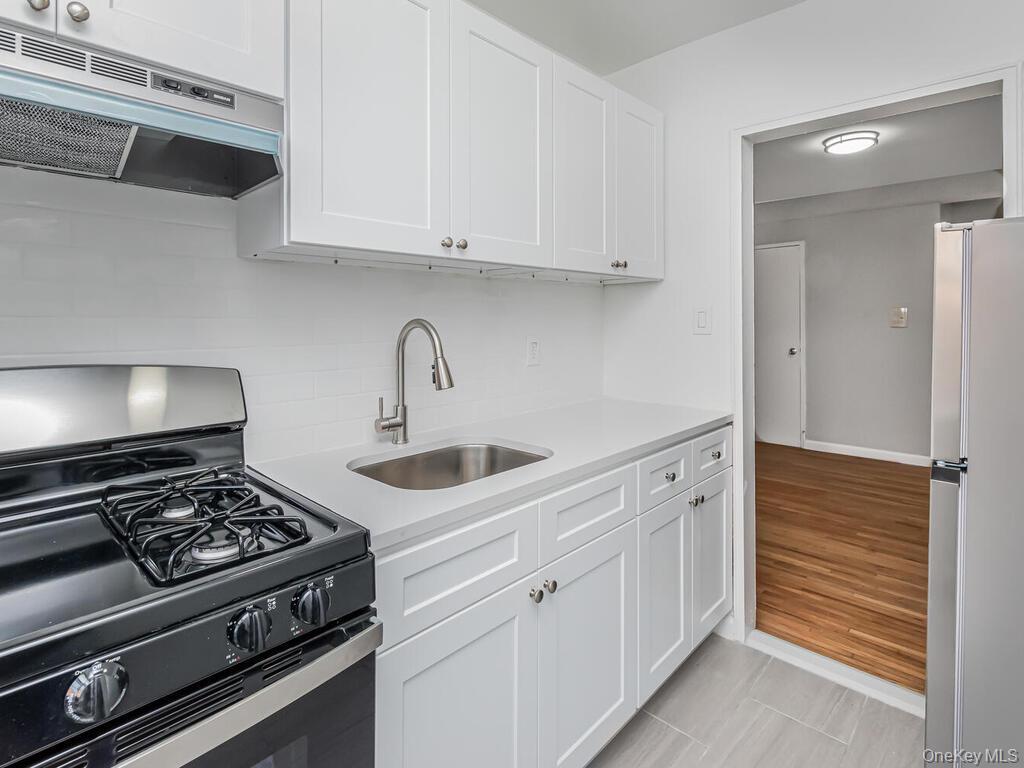 Apartment Broadway  Bronx, NY 10471, MLS-952716-6