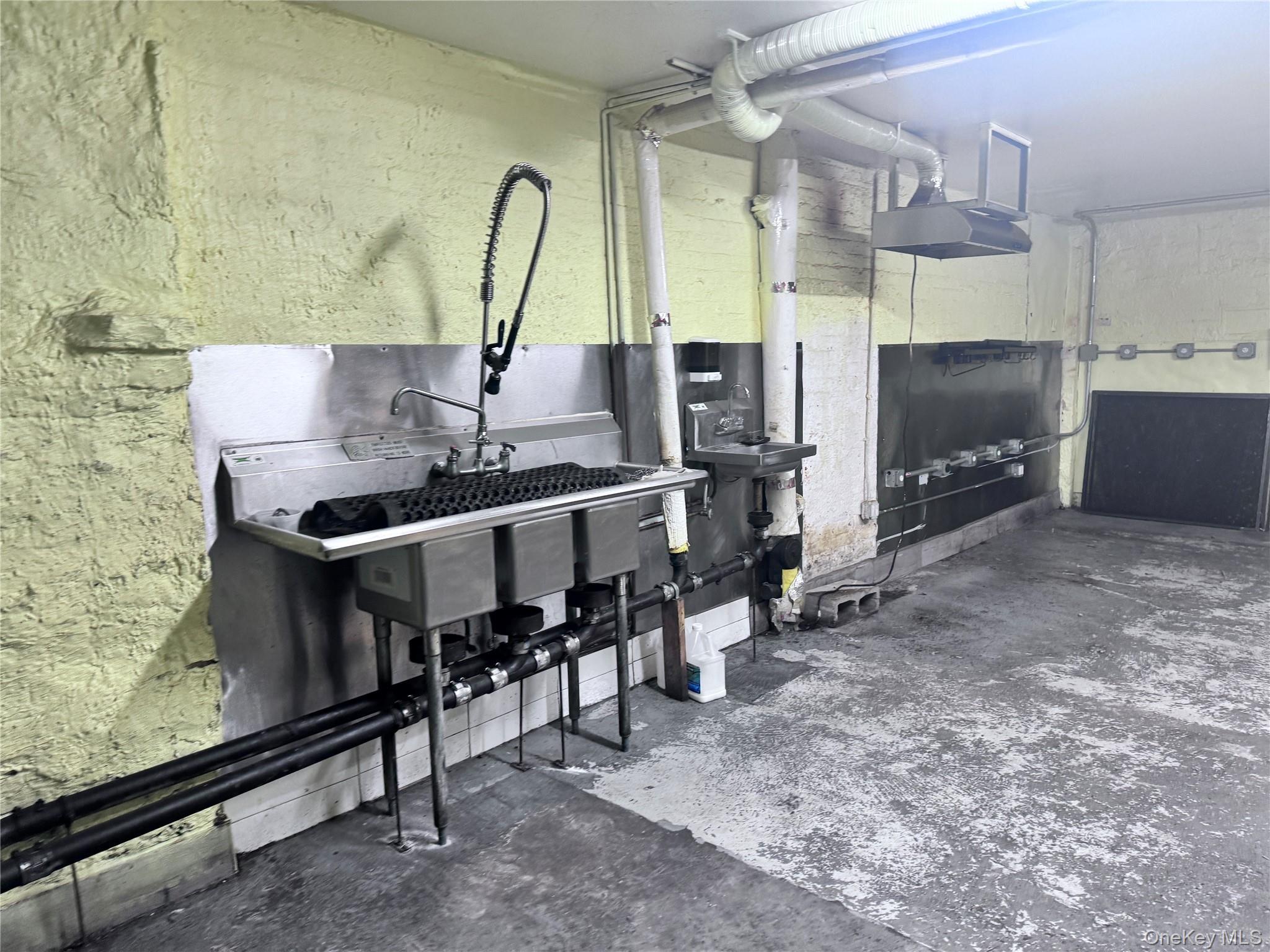 Commercial Lease Wilson Avenue  Brooklyn, NY 11237, MLS-952811-5