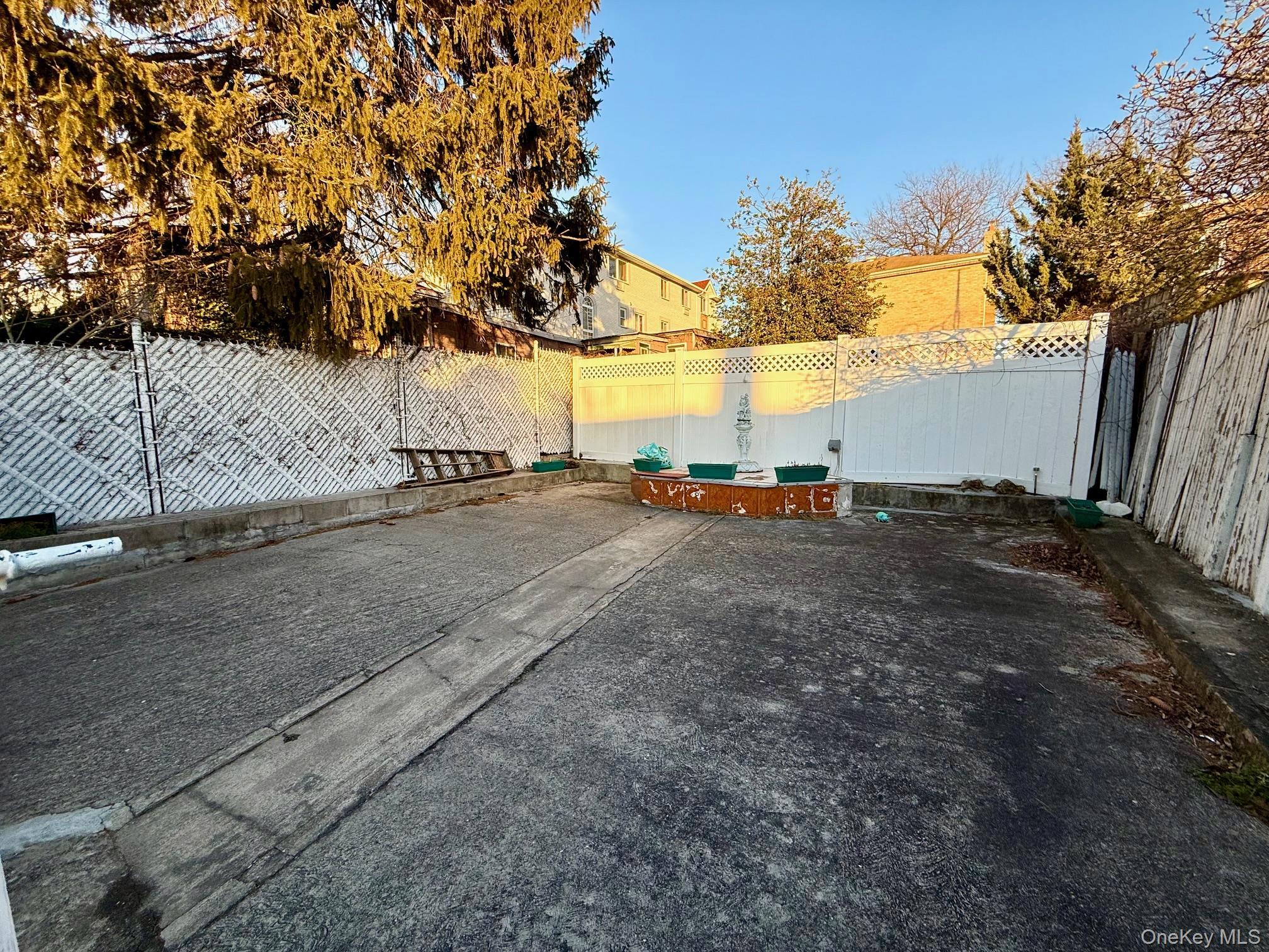 Single Family 68th  Queens, NY 11378, MLS-952833-3