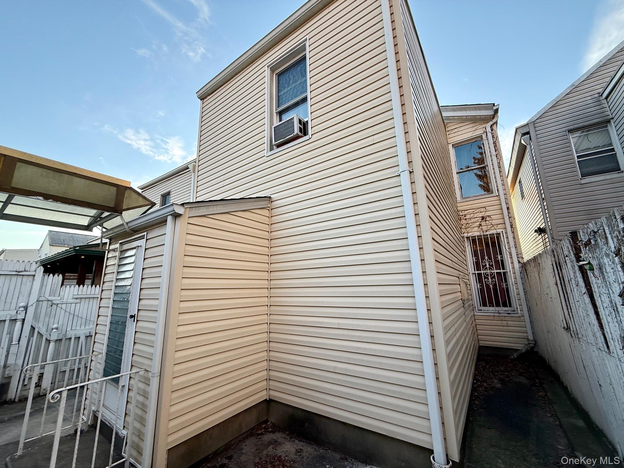 Single Family 68th  Queens, NY 11378, MLS-952833-45