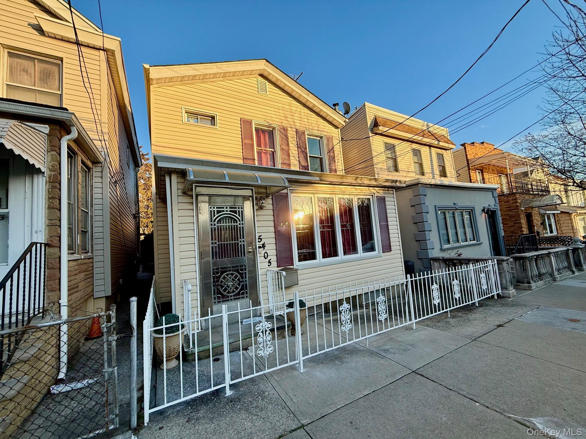 Single Family 68th  Queens, NY 11378, MLS-952833-46