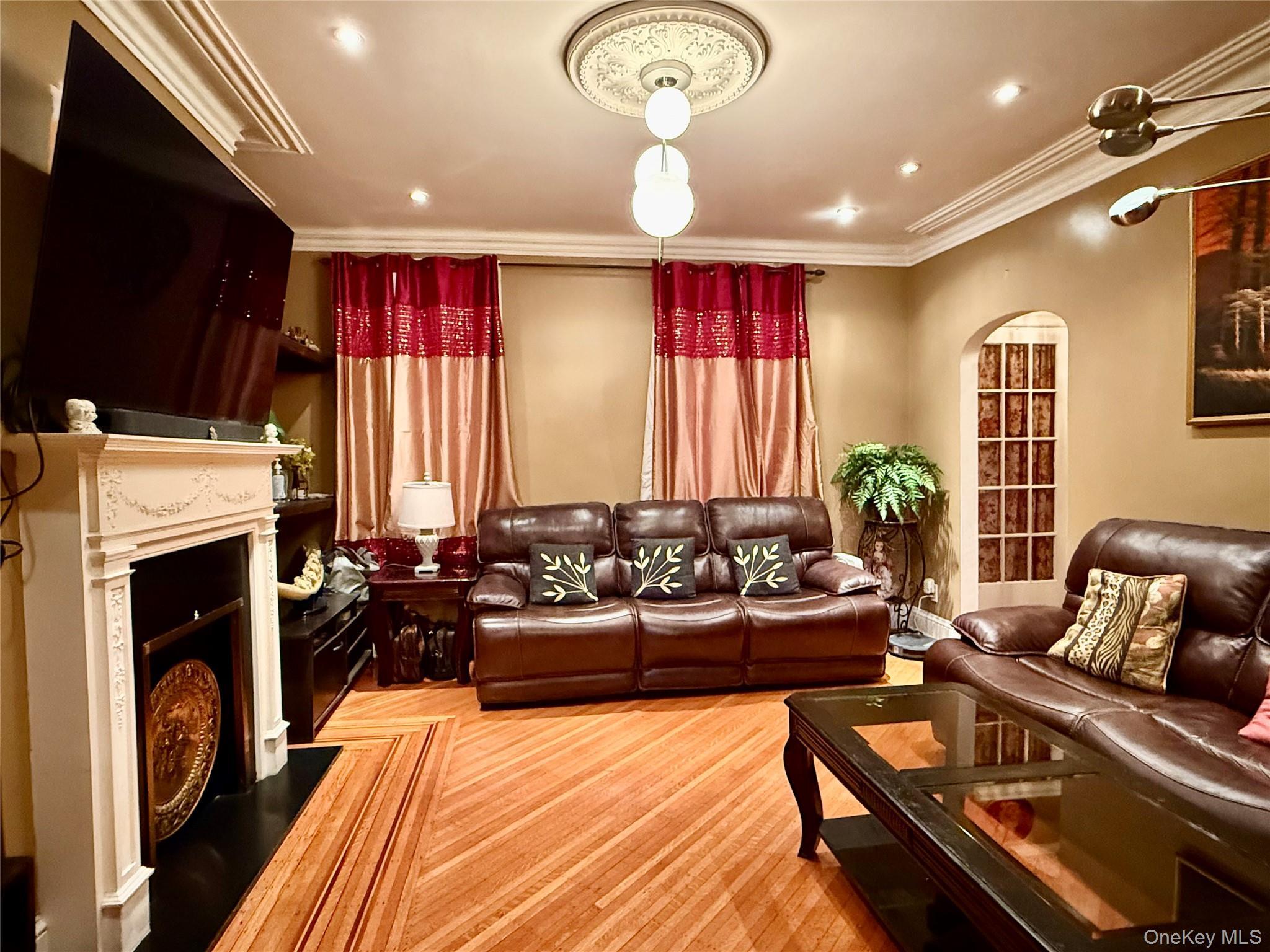 Single Family 68th  Queens, NY 11378, MLS-952833-5