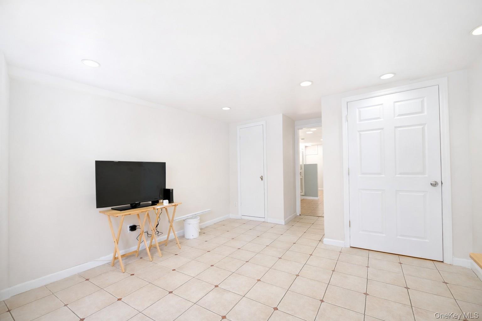 Single Family Eliot  Queens, NY 11379, MLS-952850-12