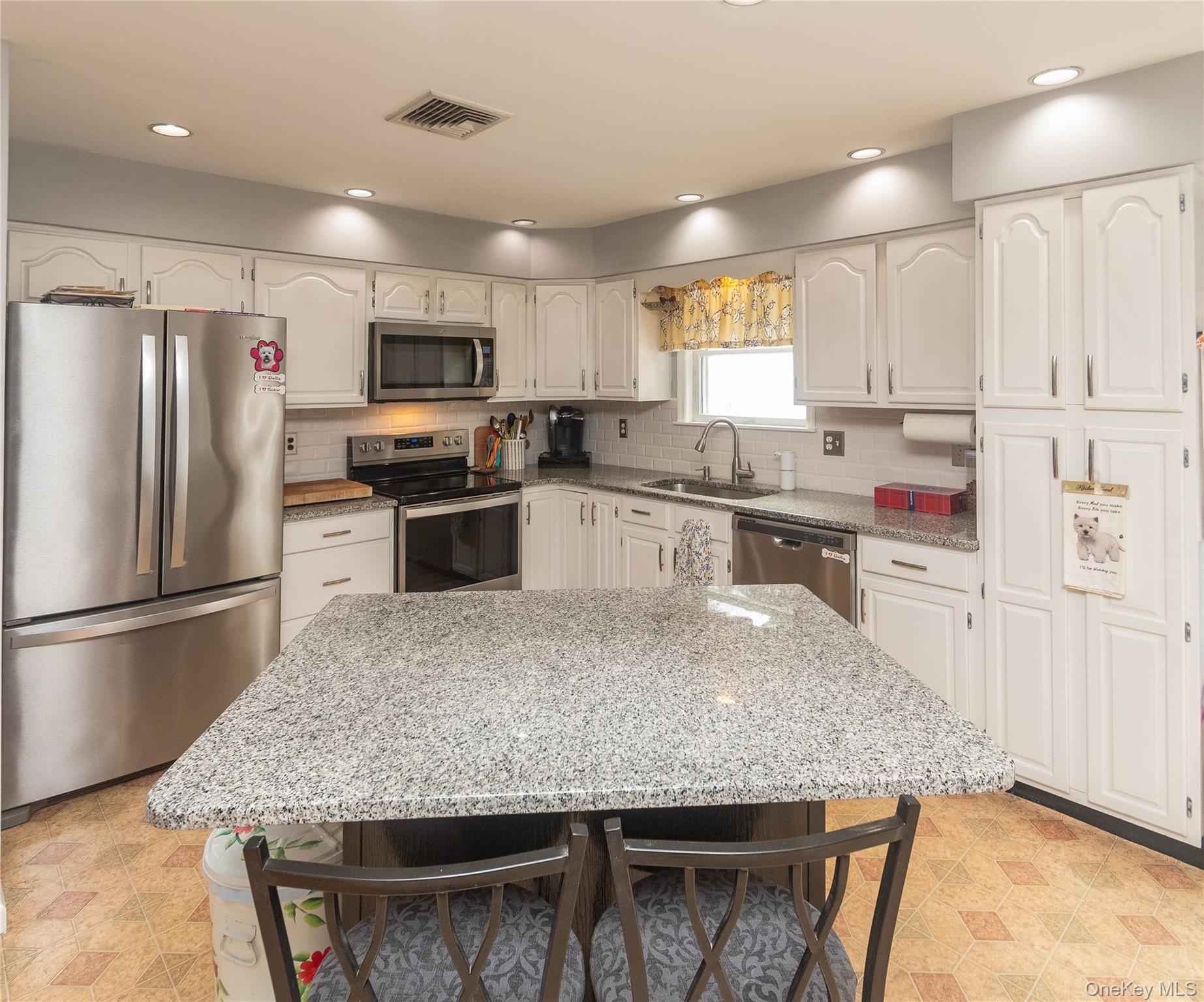 Single Family Chestnut Ridge  Dutchess County, NY 12522, MLS-952905-19