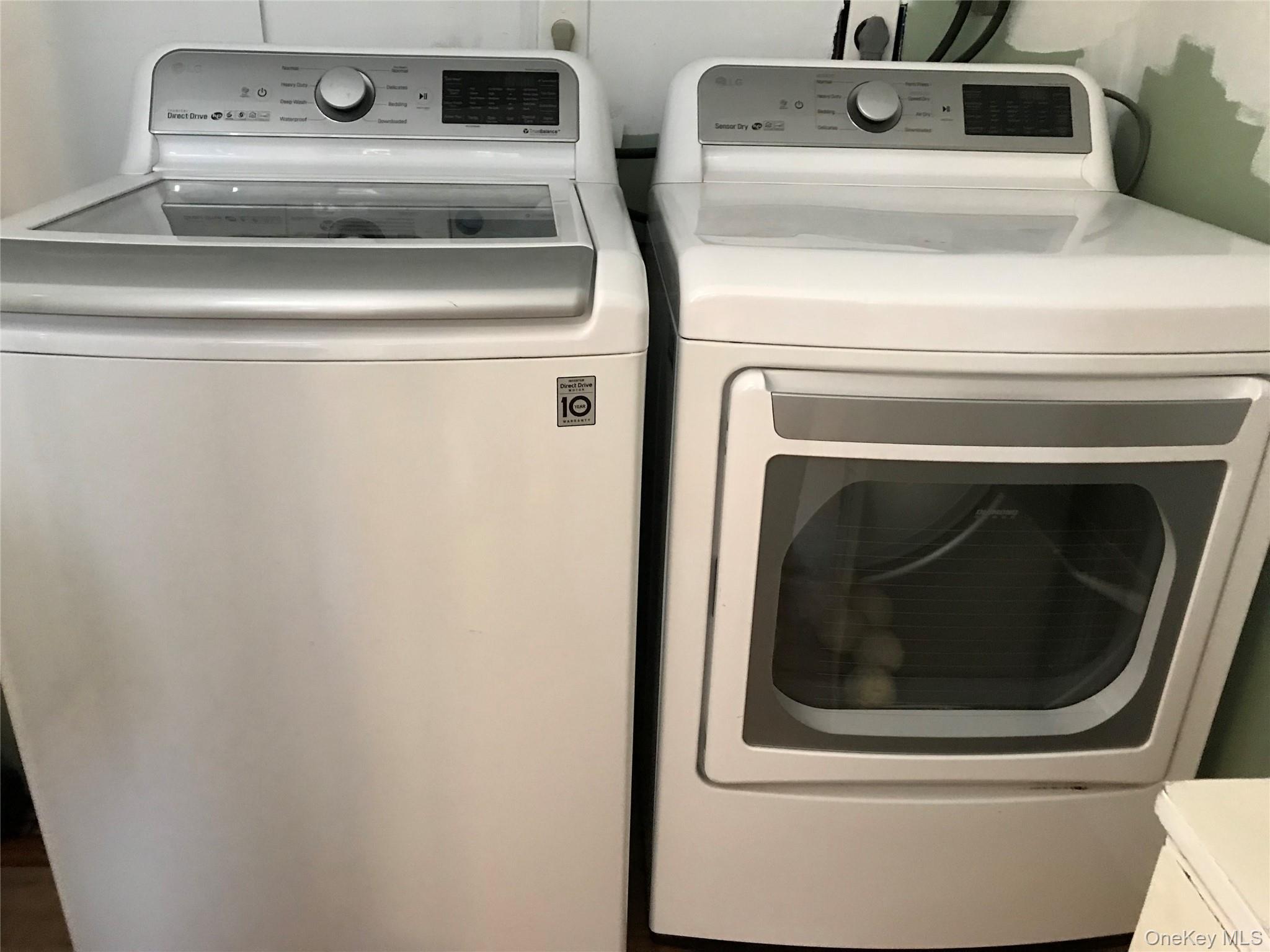 Single Family Oak  Suffolk County, NY 11792, MLS-952927-19