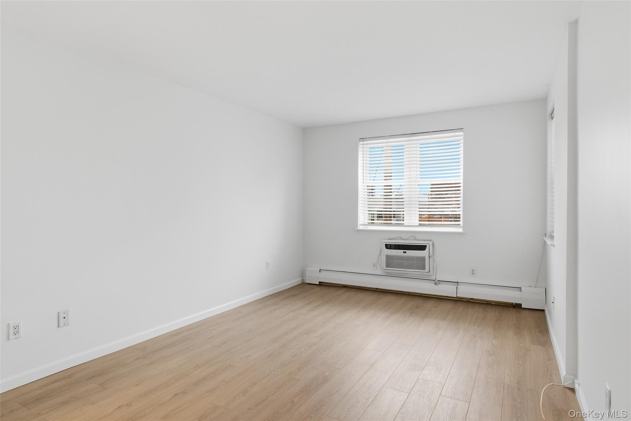 Coop Monroe Nassau County, NY 11561, MLS-952987-18