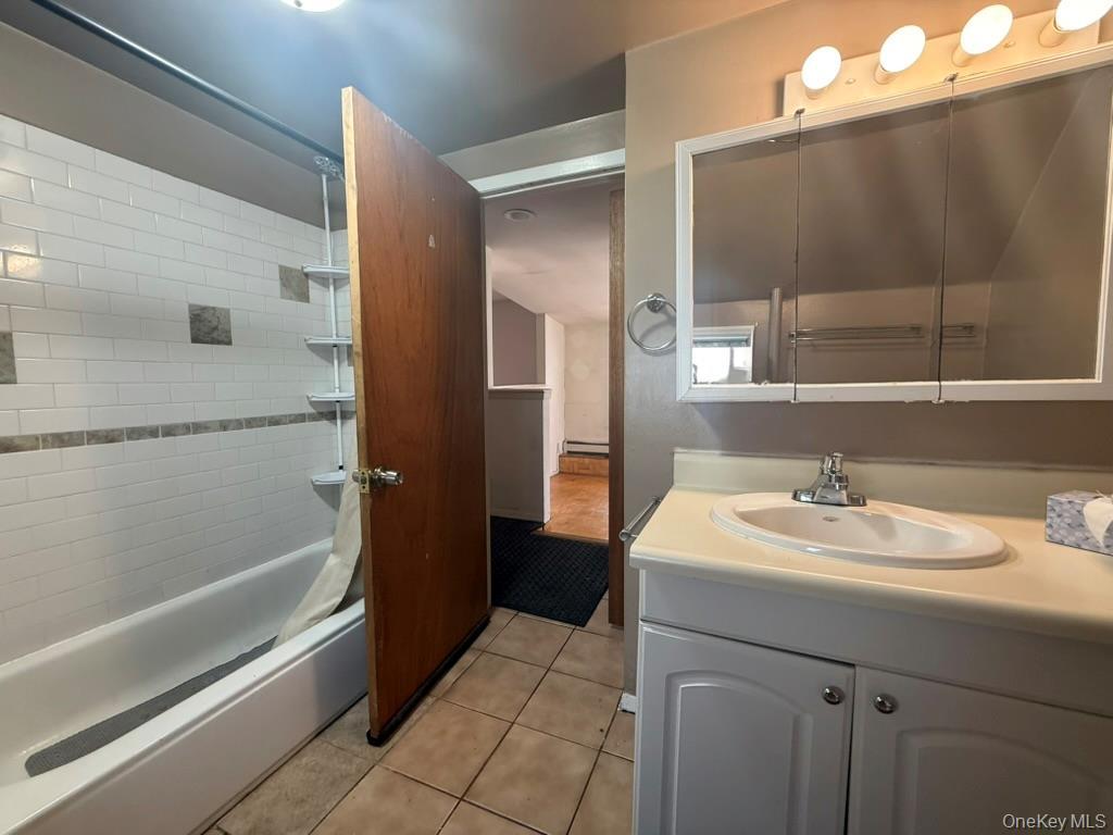 Single Family Richmond  Suffolk County, NY 11701, MLS-953053-10