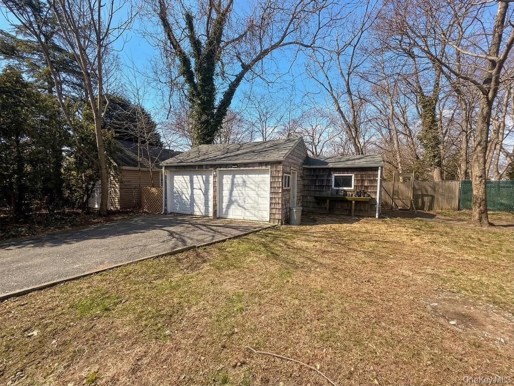 Single Family Richmond  Suffolk County, NY 11701, MLS-953053-23
