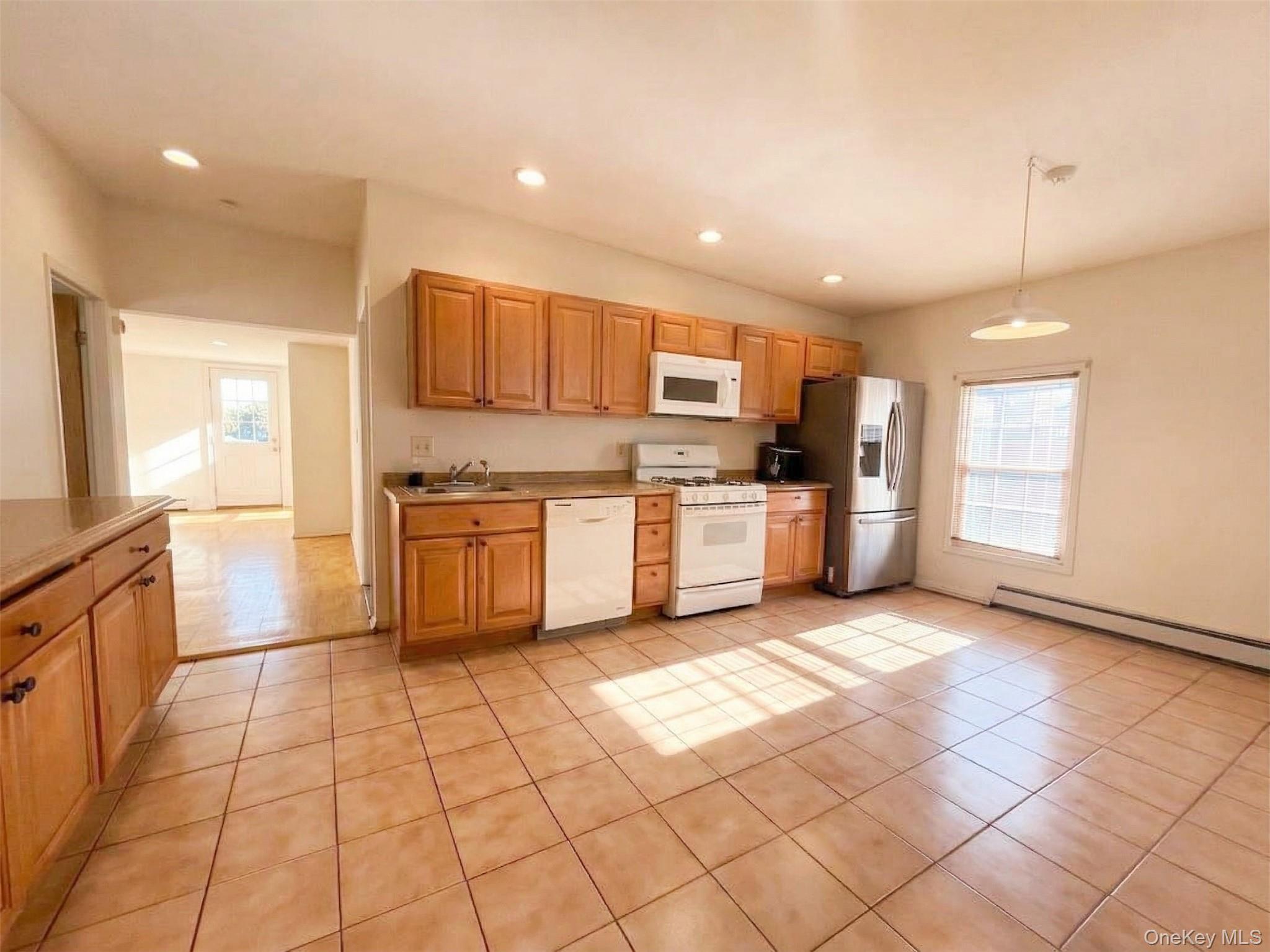 Single Family Richmond  Suffolk County, NY 11701, MLS-953053-4