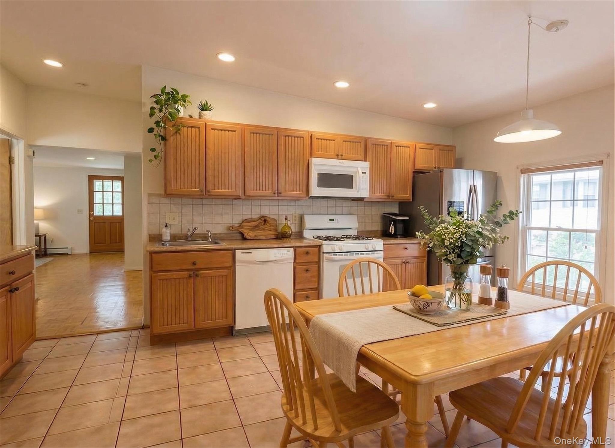 Single Family Richmond  Suffolk County, NY 11701, MLS-953053-5