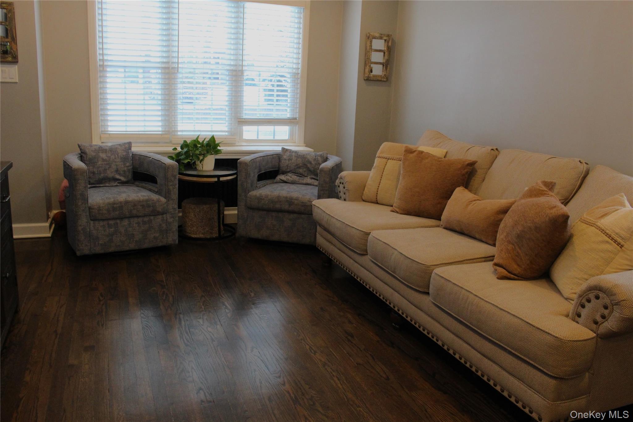Single Family Dosoris  Nassau County, NY 11542, MLS-953075-10