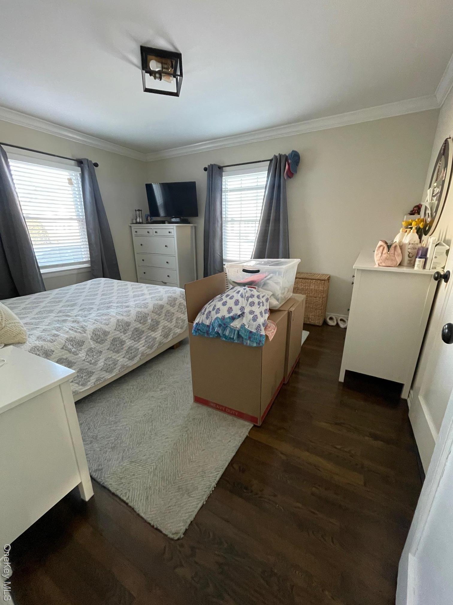 Single Family Dosoris  Nassau County, NY 11542, MLS-953075-13