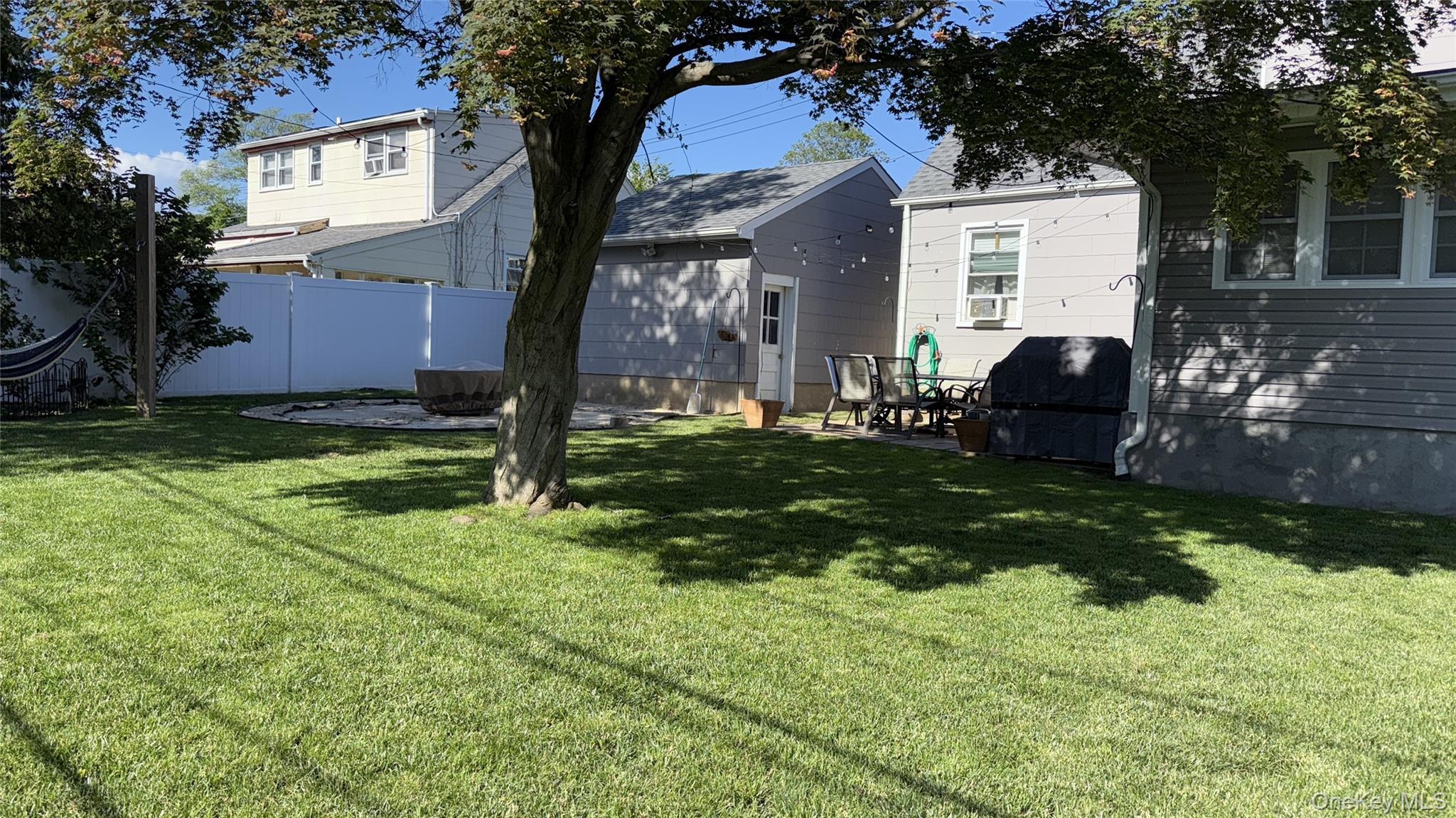 Single Family Dosoris  Nassau County, NY 11542, MLS-953075-18