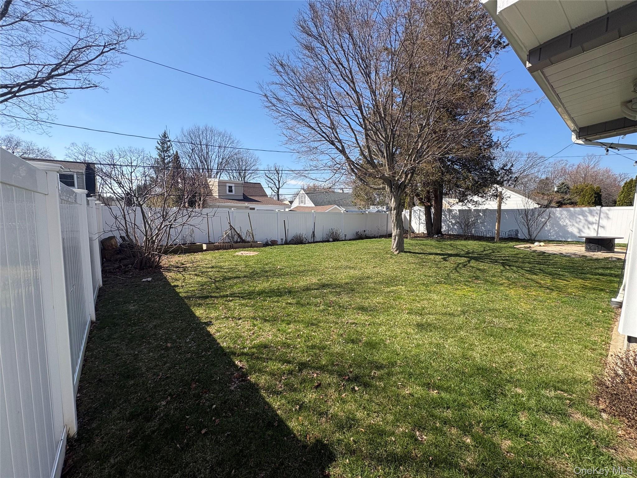 Single Family Dosoris  Nassau County, NY 11542, MLS-953075-20