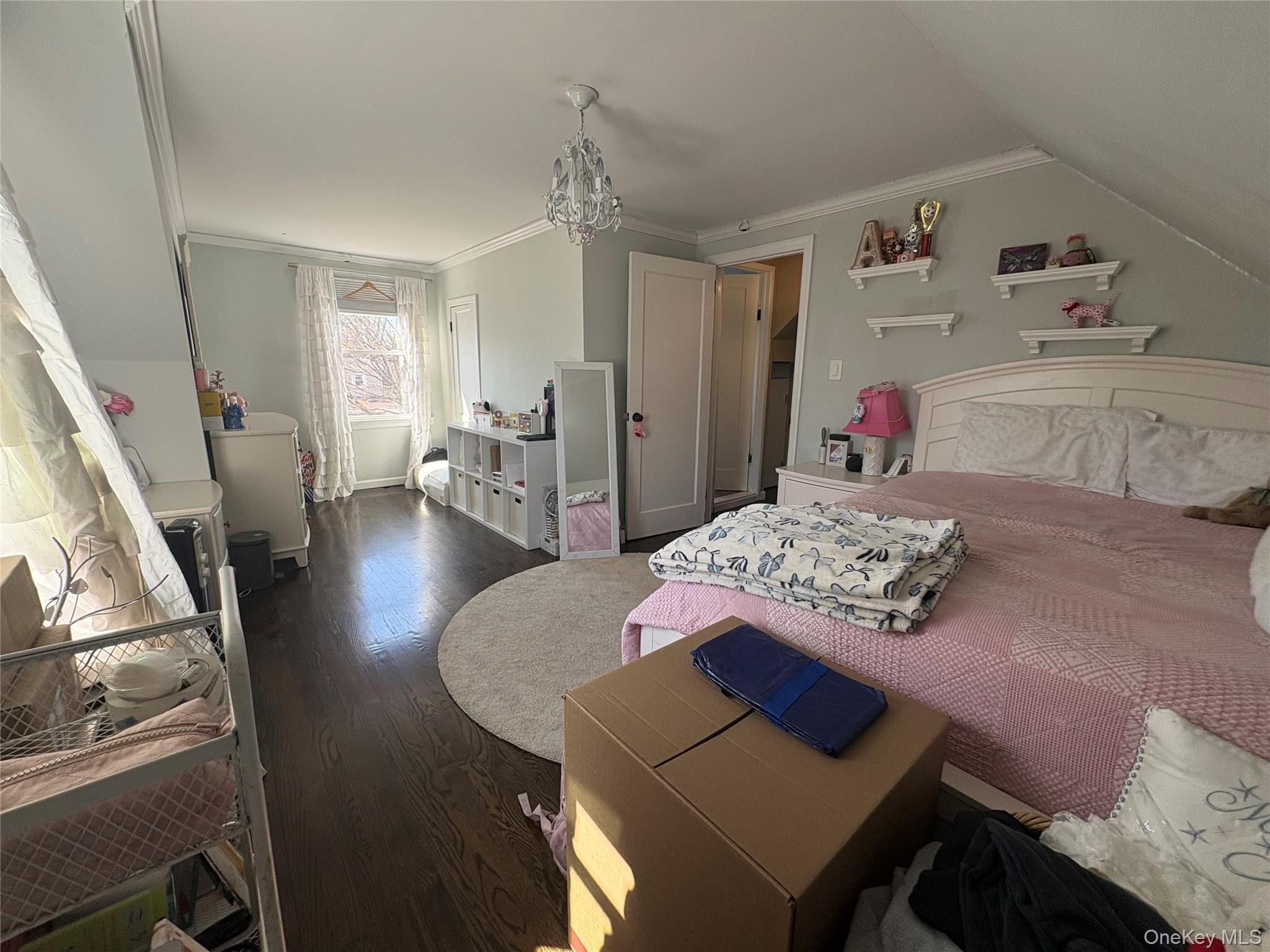 Single Family Dosoris  Nassau County, NY 11542, MLS-953075-24