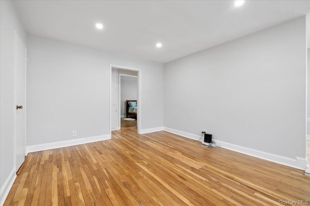 Coop Ave Queens, NY 11364, MLS-953082-10