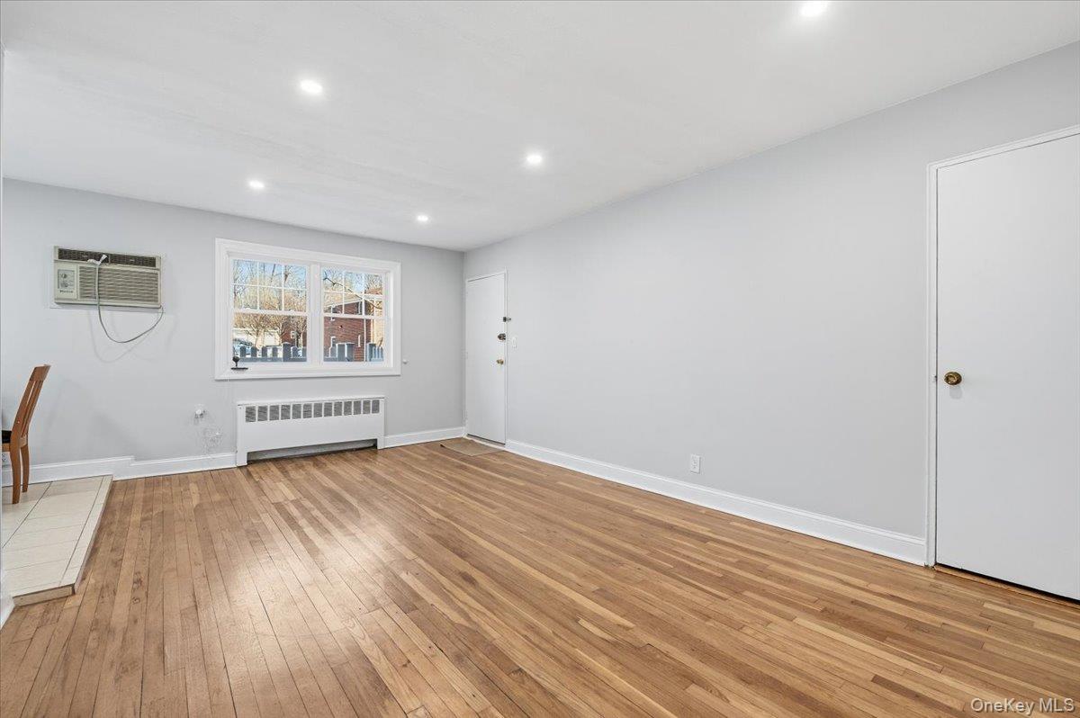 Coop Ave Queens, NY 11364, MLS-953082-7