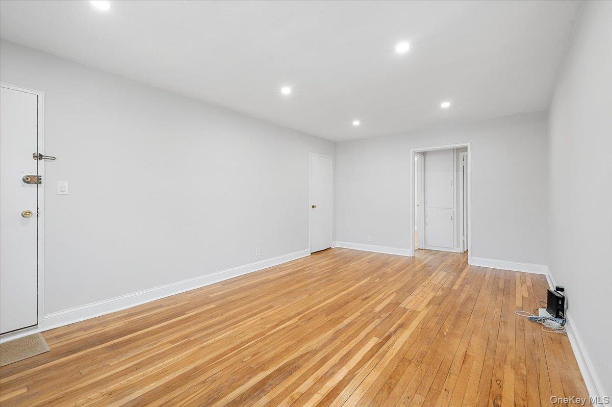 Coop Ave Queens, NY 11364, MLS-953082-9