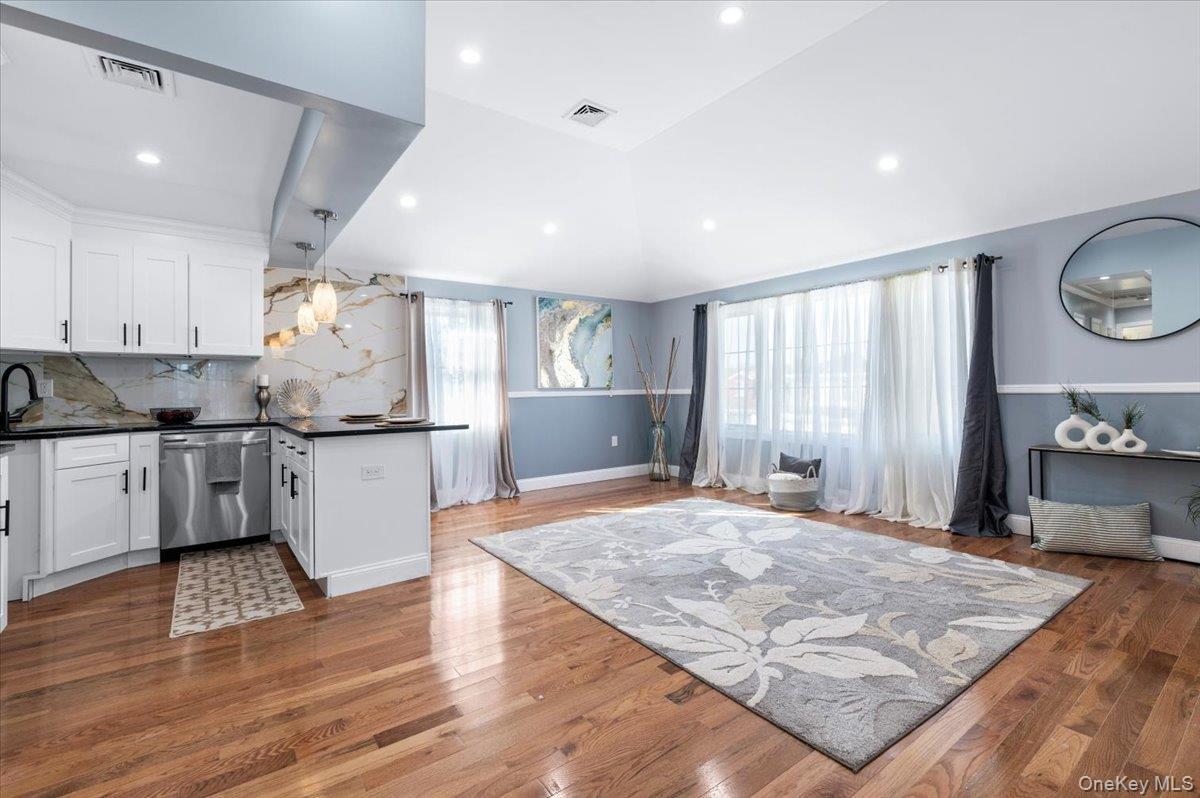 Single Family 223rd Queens, NY 11413, MLS-953129-13