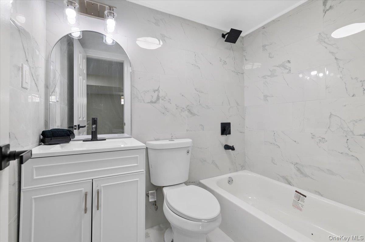 Single Family 223rd Queens, NY 11413, MLS-953129-28