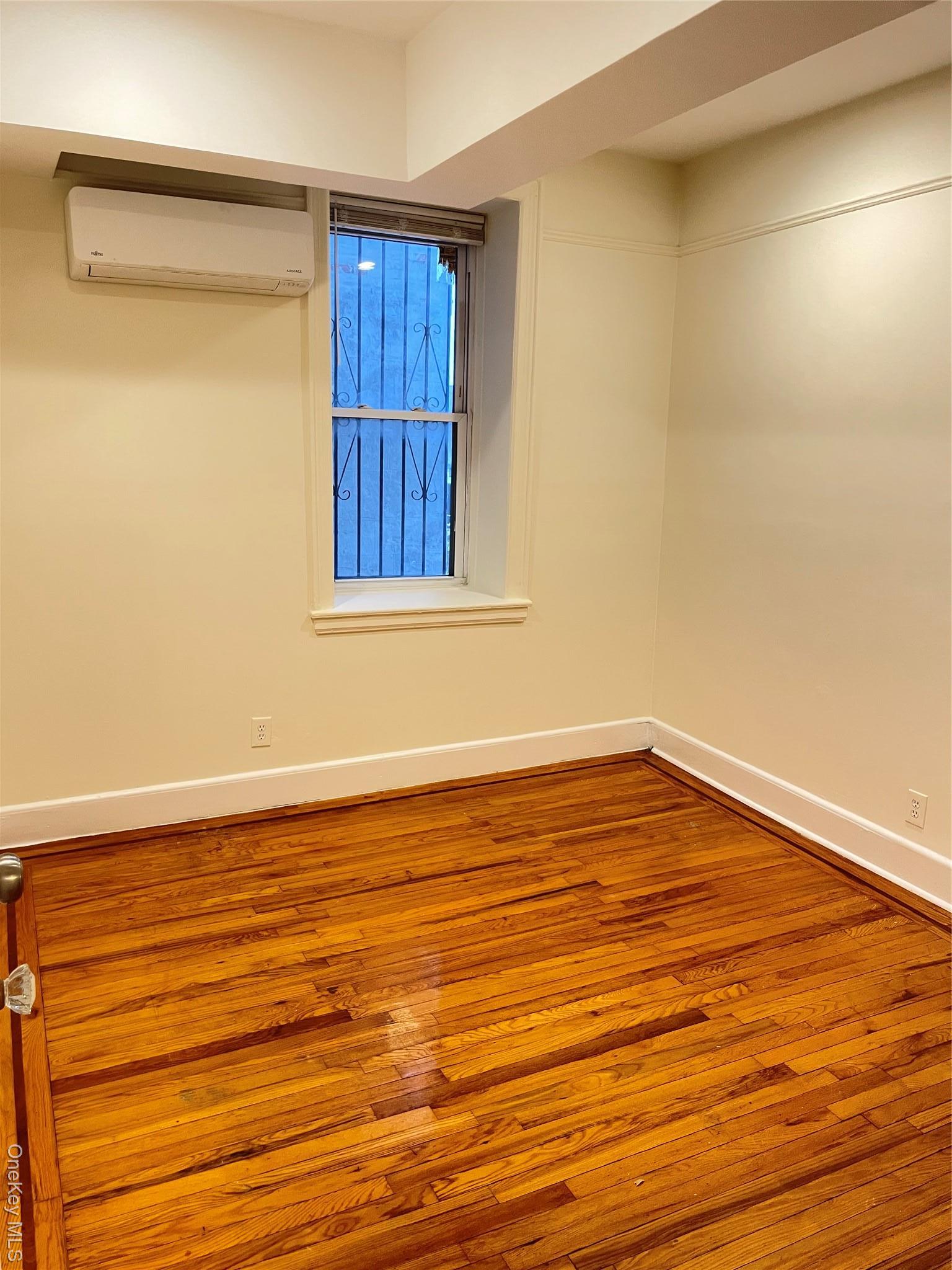 Apartment Carpenter  Bronx, NY 10470, MLS-953135-10