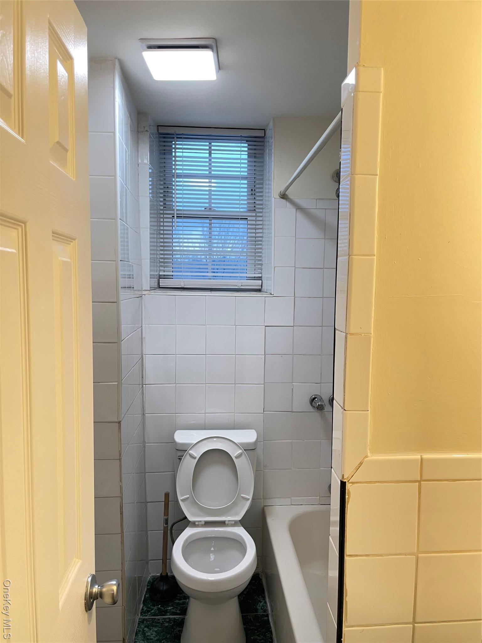 Apartment Carpenter  Bronx, NY 10470, MLS-953135-13