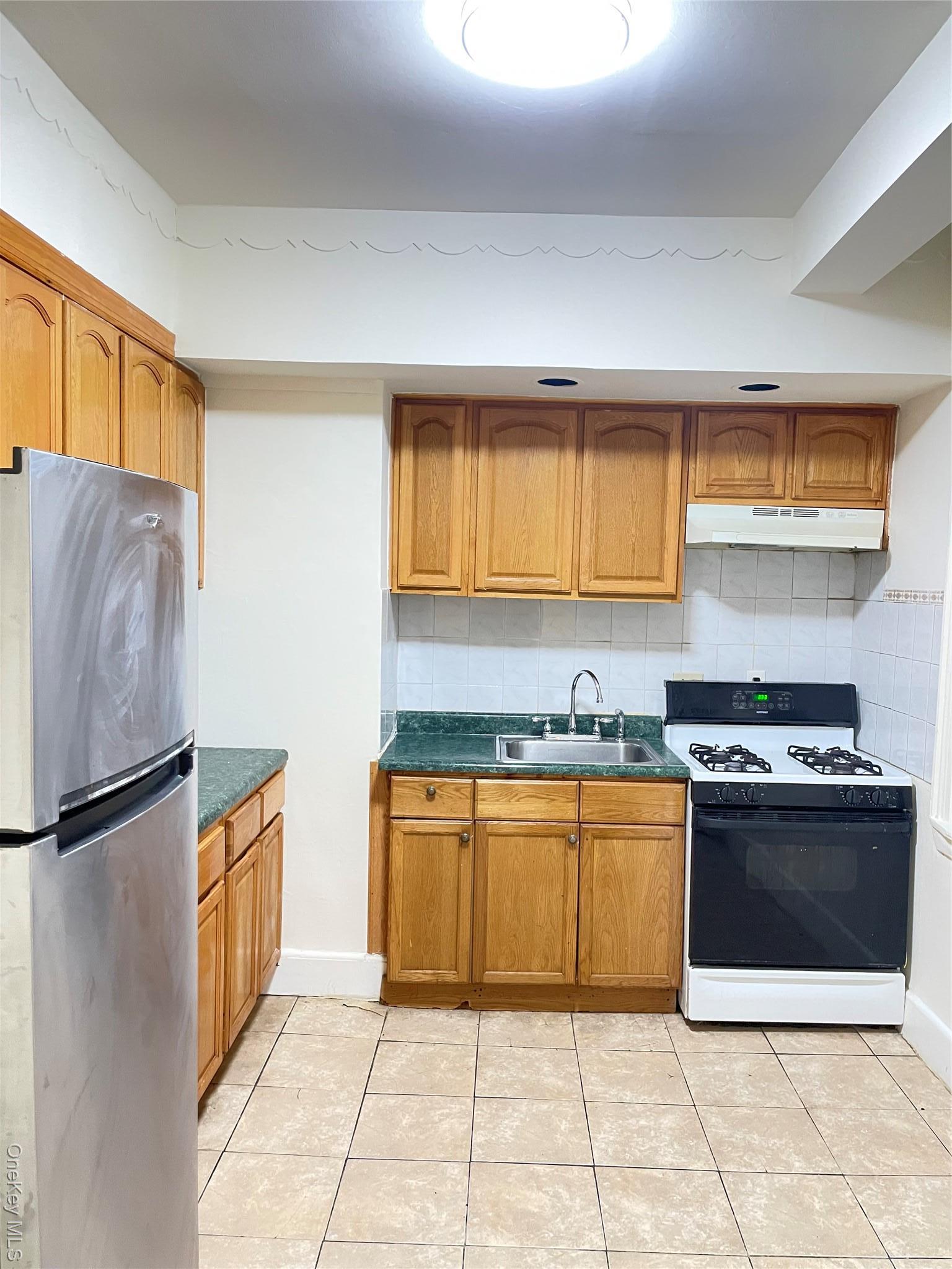 Apartment Carpenter  Bronx, NY 10470, MLS-953135-4
