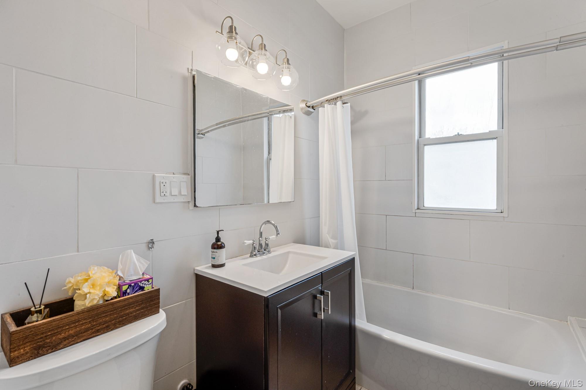 Single Family Groton Queens, NY 11375, MLS-953149-11