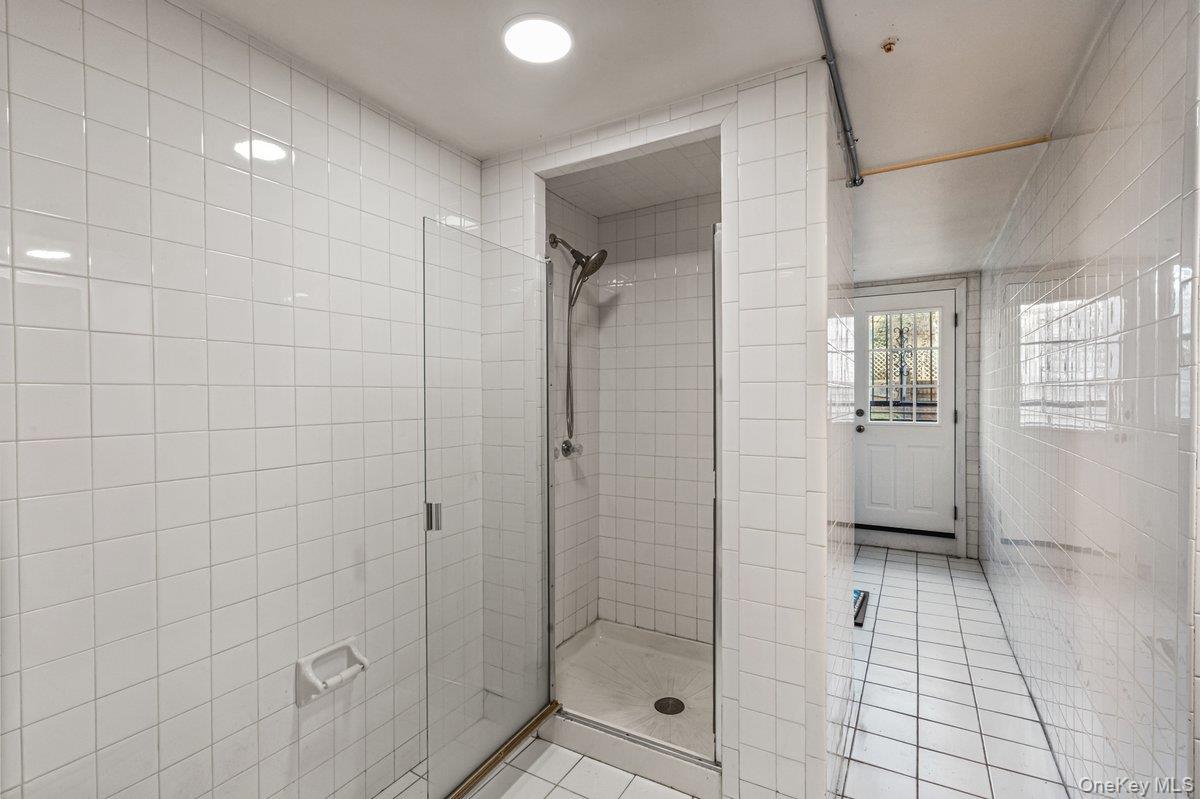 Single Family Groton Queens, NY 11375, MLS-953149-15