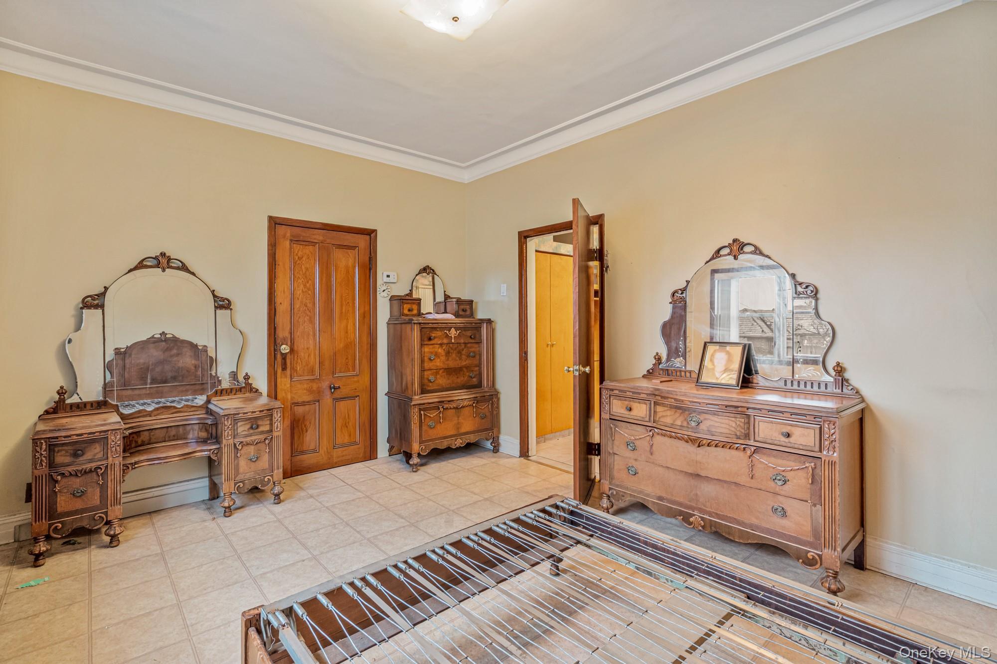 Single Family 59th Queens, NY 11378, MLS-953238-3