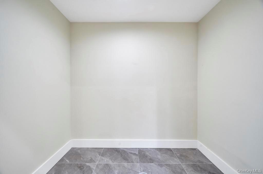 Single Family 56 Queens, NY 11377, MLS-953239-43