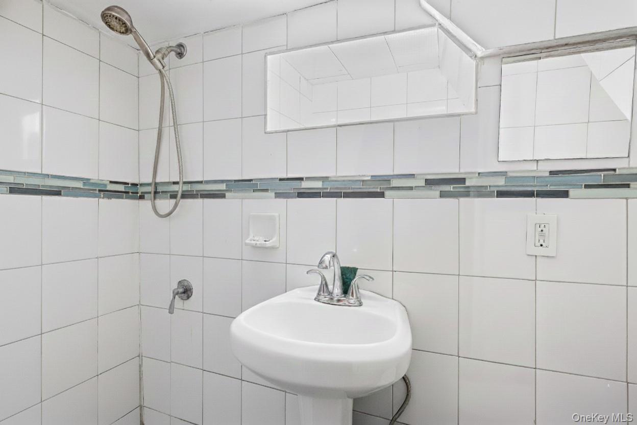 Single Family 93rd  Queens, NY 11417, MLS-953326-24