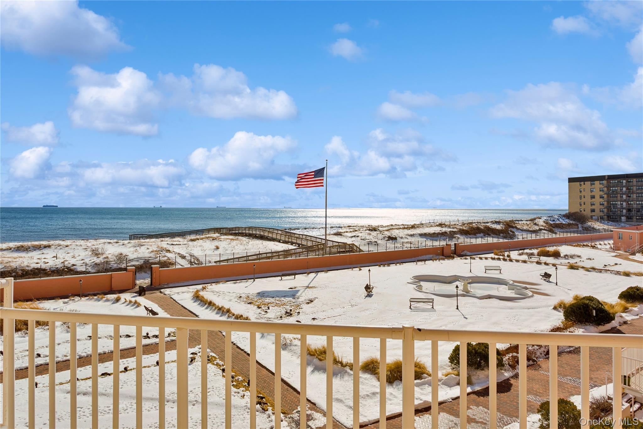 Condo Richmond Nassau County, NY 11561, MLS-953330-24