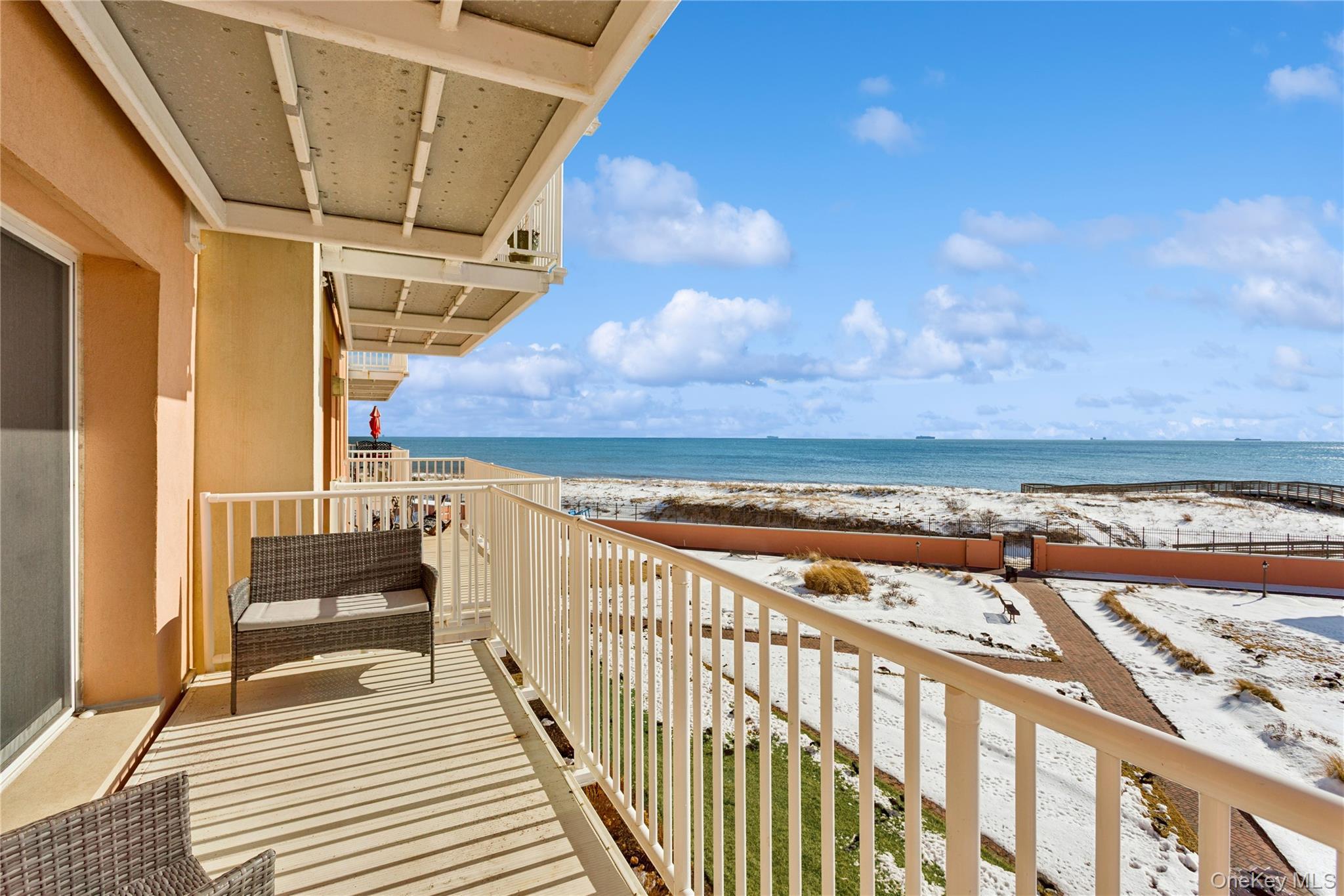 Condo Richmond Nassau County, NY 11561, MLS-953330-25