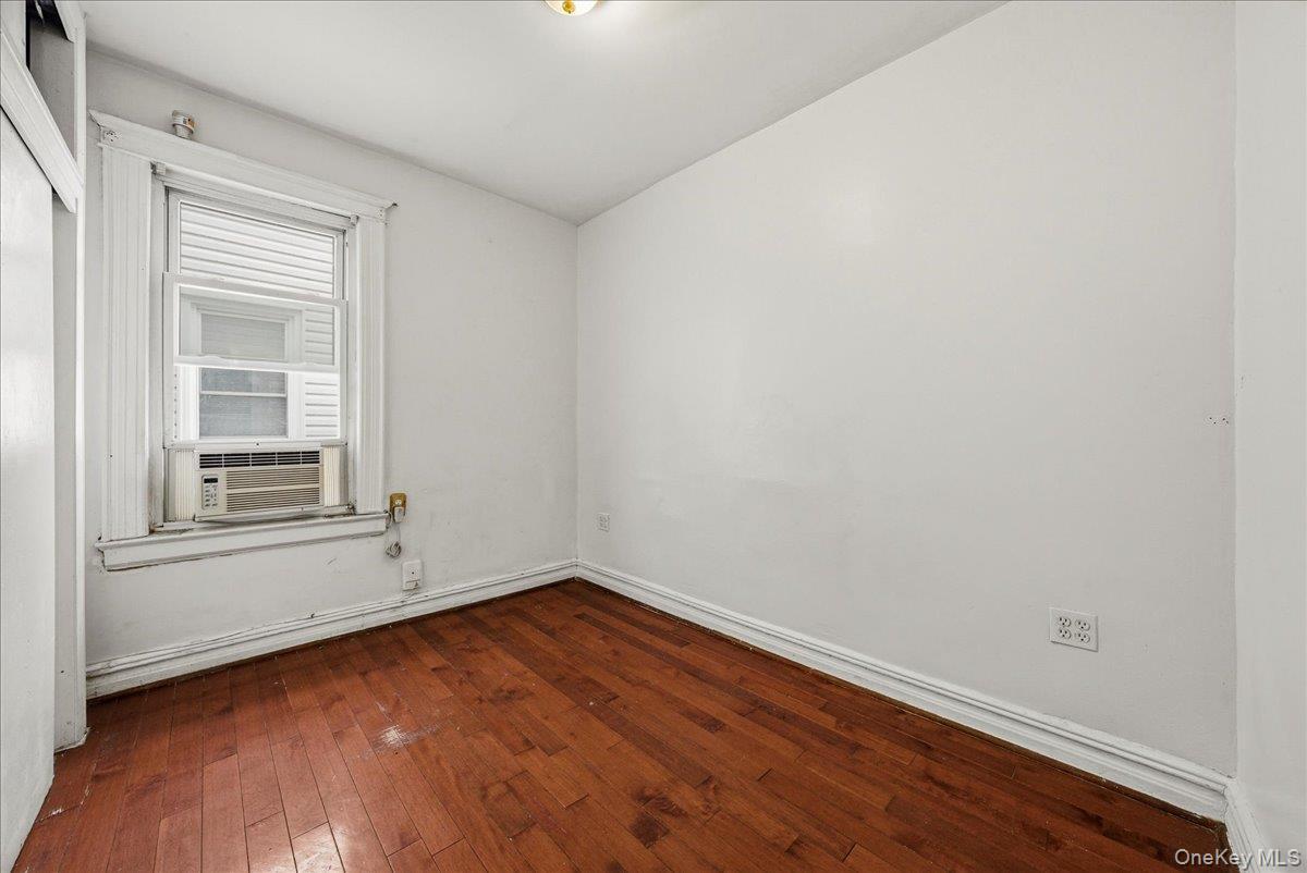 Single Family Glebe  Bronx, NY 10462, MLS-953423-11