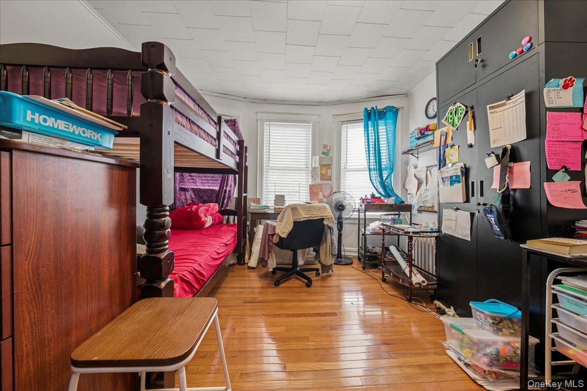 Single Family Glebe  Bronx, NY 10462, MLS-953423-23