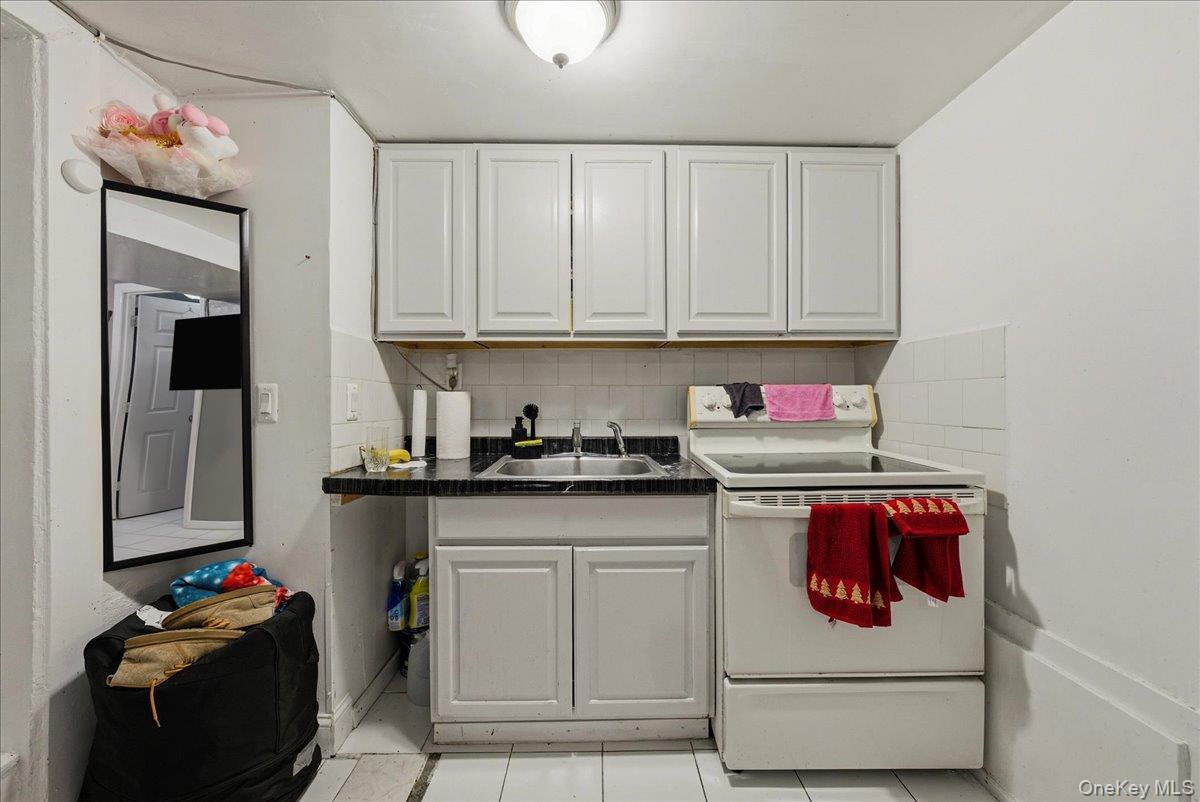 Single Family Glebe  Bronx, NY 10462, MLS-953423-26