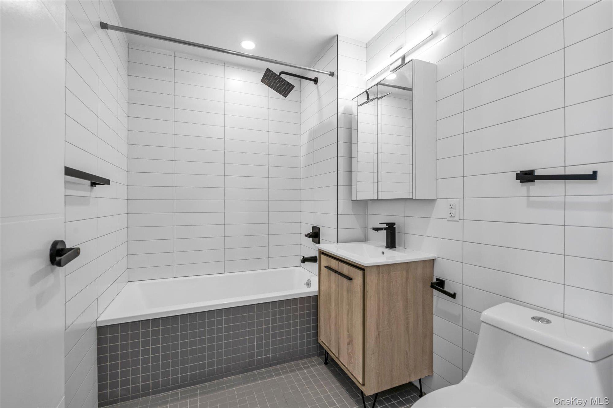 Condo 97th  Queens, NY 11368, MLS-953448-10