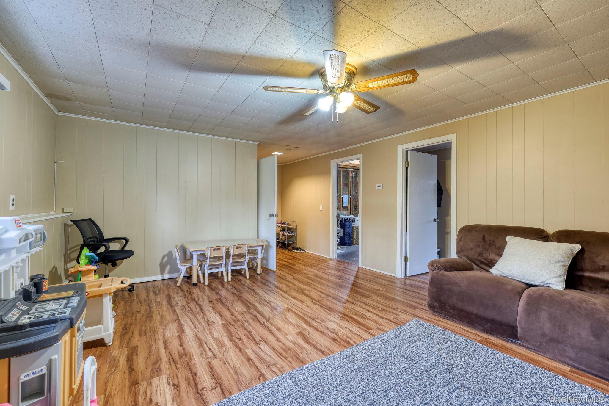 Single Family Rd Out Of Area, NY 06811, MLS-953452-25